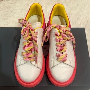 Alexander McQueen Kids Sneakers in White and Pink